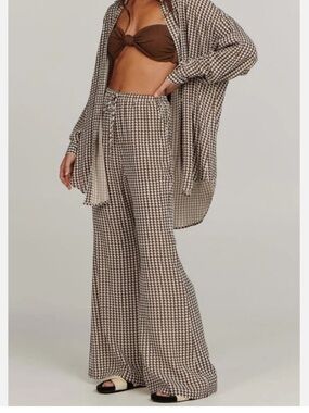Charlie Holiday Size 8 houndstooth pants